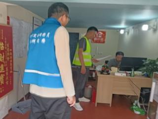 济宁市任城区金城街道开泰花园社区：严排车库违规出租加工 筑牢社区安全防护防线