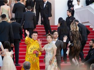 冯跃振携《60/70》亮相第79届戛纳电影节红毯邂逅中外巨星共谱文化华章