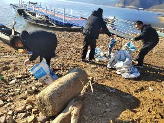 边境焕新颜 振兴谱新篇丨白山三道沟镇滴台村：村庄处处见绿、户户整洁有序