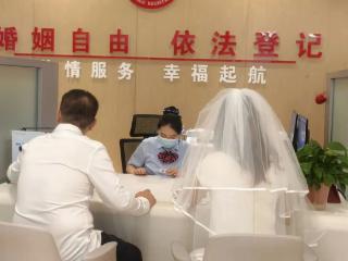 济南起步区举办“520”文明婚俗主题活动 为新人送上专属甜蜜与文明祝福