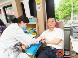 挽袖献热血 青春不设限——枣庄科技职业学院开展无偿献血公益活动