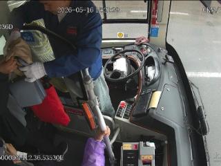 暖心彰显城市温度 歌迷点赞太原公交