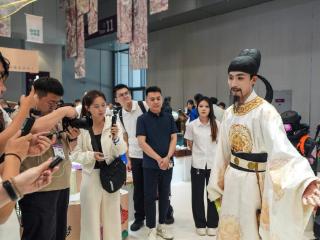 聚焦深圳文博会丨文博会上遇“李白”