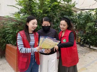 济宁市任城区阜桥街道小闸口社区开展“普及优生优育知识 护航健康幸福人生”宣传活动