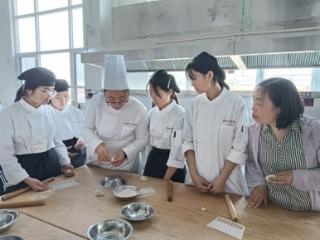 淄博工贸学校开展家长开放日暨家长专题培训活动