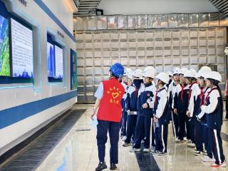 50余名师生走进厂区！索风营发电厂开展“度度关爱 点亮未来”公众开放日活动