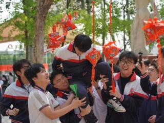从20件“暖心小事”看教育该有的温度