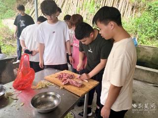 深耕田间劳育！文理学子开展劳动教育实践活动