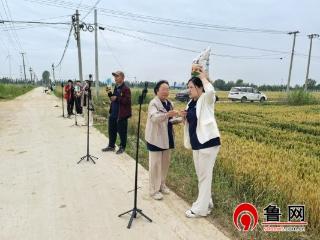 德州市陵城区糜镇张习桥村：田间直播带货忙 新农人张良国深耕绿色致富产业链