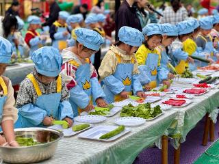 从油菜花海到喷香餐桌，余干县实验幼儿园“萌娃变大厨”活动纪实