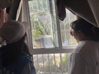 济宁市任城区南张街道悦诚社区：枝叶遮光扰生活 网格为民解民忧