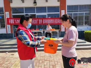 德州市禹城市辛寨镇计生协开展“5·29会员活动日”主题宣传服务活动