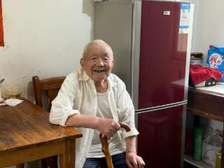 百岁老人的童年味道｜106岁“老20后”还记得儿时的麦子粑粑、地赖皮，亲自下厨茄子烧肉色香味俱全