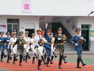 景德镇陶瓷大学校志愿者走进黄坛学校开展志愿服务活动
