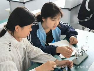 临沂圣陶学校实验室“大闯关”：看初三学子如何“玩转”理化生！
