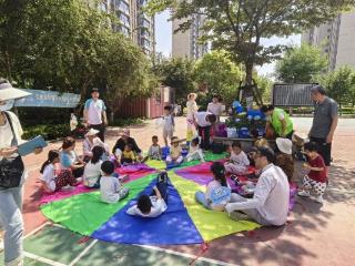济宁太白湖新区许庄街道滨湖社区举办“童心向阳，趣享六一”亲子嘉年华志愿服务活动