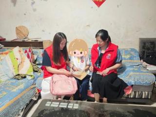 济宁市泗水县泗河街道舜发社区开展“六一送温情 关爱暖童心”走访慰问活动