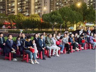 苏超赛场传捷报 农商服务暖人心