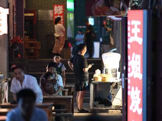 青岛市南区：深耕夜经济 打造时尚消费新地标