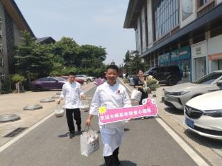 “百岁老人的童年味道”|烹饪大师为合肥4位百岁老人精心制作美食，105岁老人开起玩笑：“把你的厨艺教毫给我”