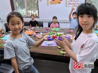 深泽县深泽镇：彩泥乐无限 童趣满心间