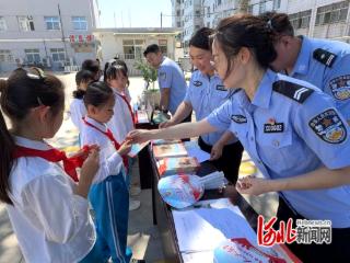 秦皇岛市公安局抚宁分局举办警营开放日活动