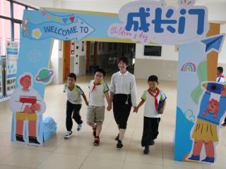 吴中开发区实小“拾光成长礼”温情见证少年成长里程碑