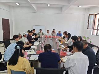 强基赋能聚民心 文艺服务暖万家——万官社区开展文艺志愿服务进社区暨入户赠书画活动