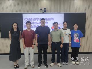 优秀校友重返母校“手把手”指导学弟学妹打比赛
