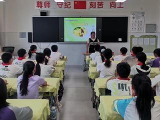 莒南县第二小学开展“拥抱挫折 笑对人生”心理主题班会活动