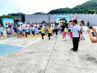 行走普定·黔山秀水徒步、迷你跑活动激情开跑
