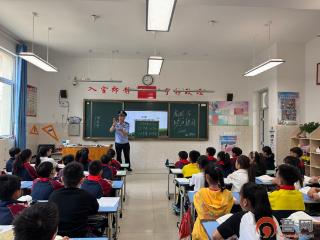 枣庄市市中区东湖小学开展“五老”助安全宣讲活动