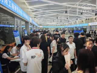 长春职业技术大学汽车学院举行2026年实习就业双选会