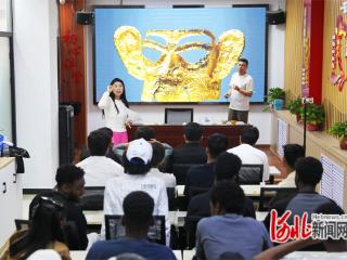 河北张家口：老外学非遗