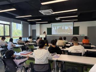 城市安全文化体验馆亲子手工课解锁防溺水新知识