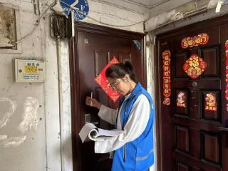 济宁市任城区济阳街道南门社区开展“网格入户排隐患 安全宣传进家门”志愿服务活动