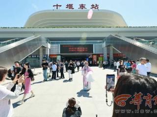 西十高铁开通在即 西安站携特色文化快闪活动走进湖北四大铁路枢纽