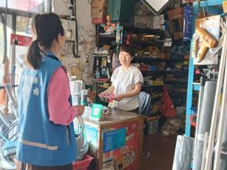 济宁市任城区南张街道刘后村：网格员上门排查沿街商铺隐患 筑牢沿街经营安全防线