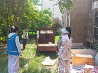 济宁市任城区南张街道满庄社区开展“整治私种乱象 守护人居环境”活动