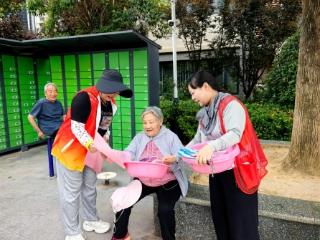 济宁市泗水县东盛社区组织开展“拒绝高利诱惑 远离非法集资”宣传活动