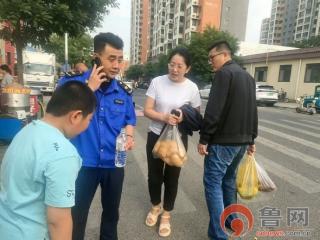 胶州：早市执勤偶遇走失幼童 温情守护彰显执法温度