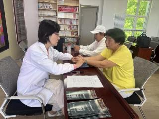 北戴河区育花路社区开展“浓情端午·康养相伴”主题活动