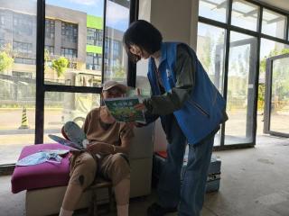 济宁市任城区南张街道红星西路社区：关爱老年心理健康 暖心讲座进社区