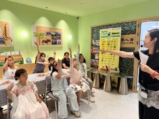 巧手绕彩绳，民俗润童心——黄家圩社区开展“茉莉花开 与宁共赏”端午主题活动