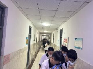 淄博工贸学校开展宿舍消防疏散和防震演练
