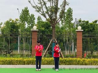 临沂第六中学西城校区举行“棕色飘香传古韵，文化传承我先行”主题升旗仪式