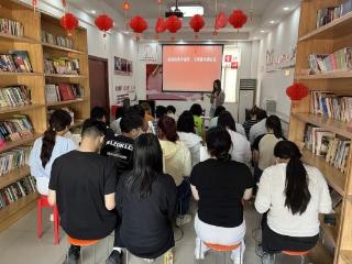 济宁市任城区越河街道古路沟社区开展“品读经典守诚信 文明新风满社区”阅读宣讲活动