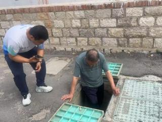 济南市莱芜区凤城街道董花园社区： 烈日巡排查管线 初心坚守护集体