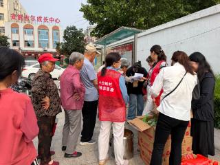 “首善”之区 文明润心 | 徐家楼街道小白峪村开展：端午粽香飘 情暖老人心