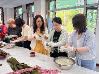 北戴河区安居社区开展“粽香满社区 古韵润邻里”端午主题活动